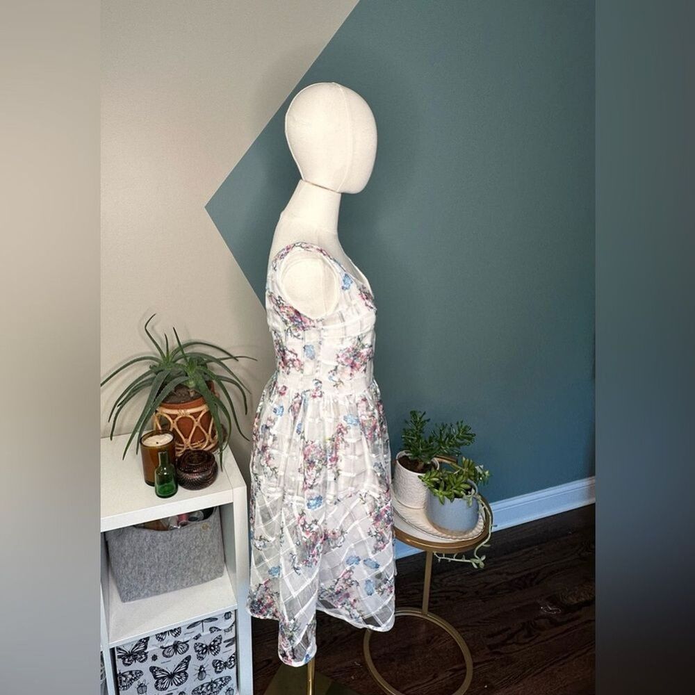 Maeve Anthropologie Floral Fit & Flare Dress Party Wedding Homecoming Size 8 - Picture 4 of 14